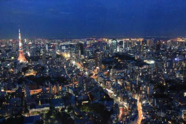 夜の東京タワーの画像